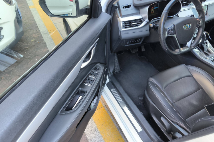 吉利汽车 帝豪 2018款 1.5L CVT向上互联版中控内饰20