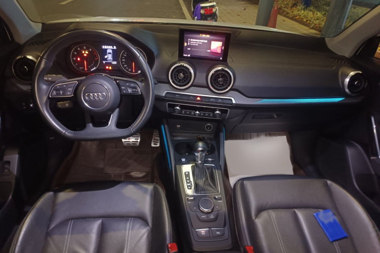 奥迪Q2L 2022款 35 TFSI 时尚动感型中控内饰7002