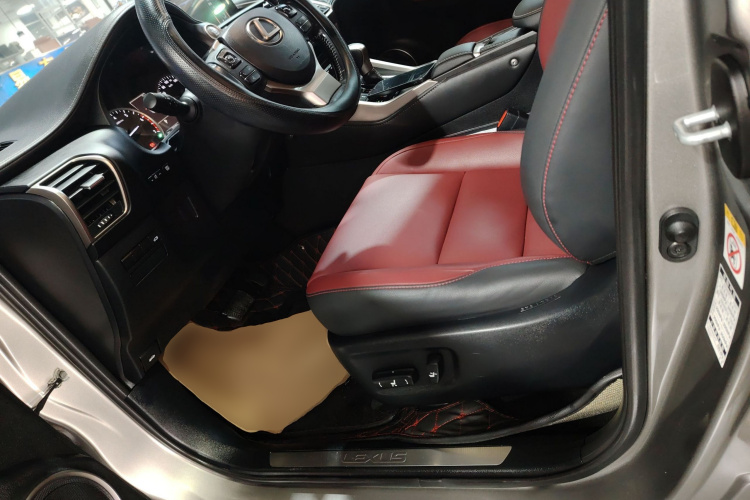 雷克萨斯NX 2018款 300 前驱 锋行版中控内饰19