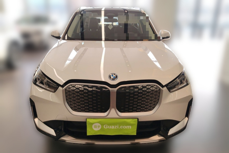 宝马iX1 2023款 eDrive25L X设计套装车身外观2