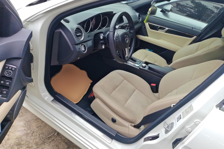 奔驰C级 2013款 C 260 时尚型 Grand Edition中控内饰7003