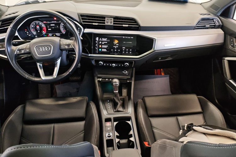 奥迪Q3 2024款 35 TFSI 进取动感型中控内饰12