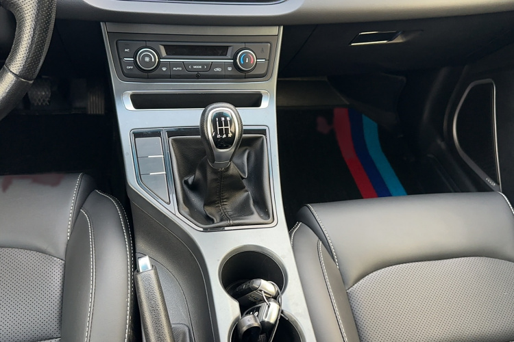 吉利汽车 帝豪 2018款 1.5L 手动向上互联版中控内饰7006