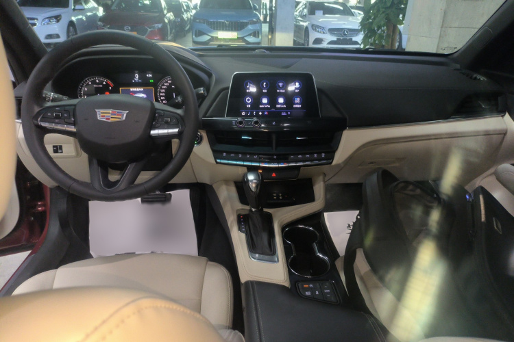 凯迪拉克CT4 2021款 28T 风尚型中控内饰7002