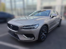 沃尔沃S60 2025款 B4 智逸豪华版