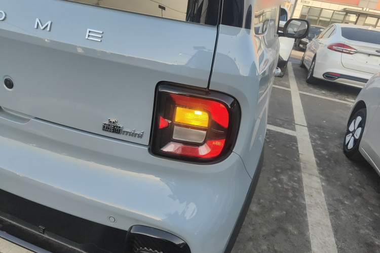 吉利银河 2025款 210km 熊猫卡丁车身外观9