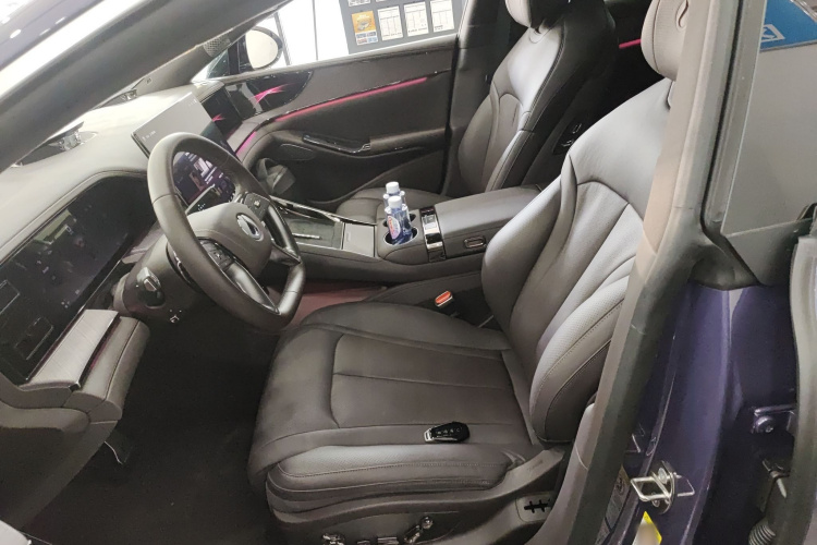 腾势Z9 2024款 1100km 四驱Max版中控内饰19