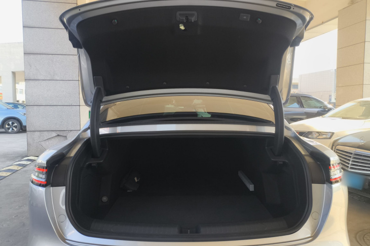 奇瑞风云 风云A9L 2025款 260超长续航尊贵版机舱底盘23