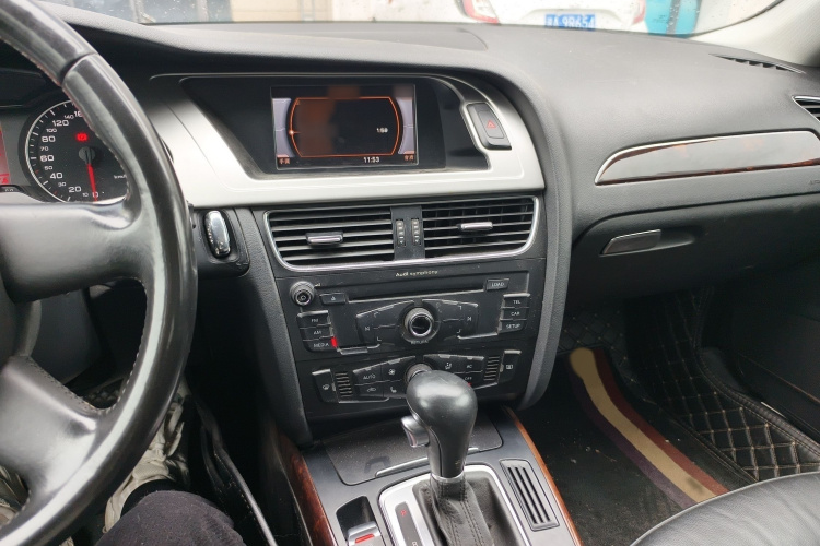 奥迪A4L 2011款 2.0 TFSI 标准型局部细节16