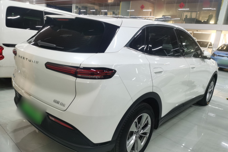 奔腾 悦意03 2025款 445km 欢悦版车身外观7