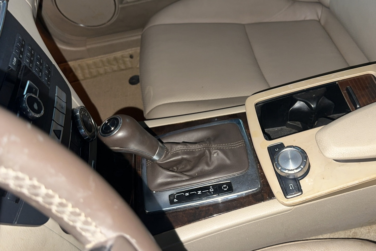 奔驰C级 2013款 C 260 CGI 优雅型局部细节18