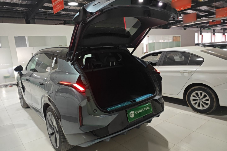 领克08 EM-P 2025款 245km 超长续航Halo机舱底盘23