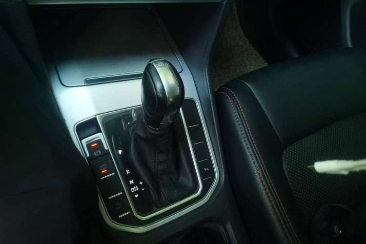 大众 高尔夫·嘉旅 2016款 230TSI 自动进取型局部细节18