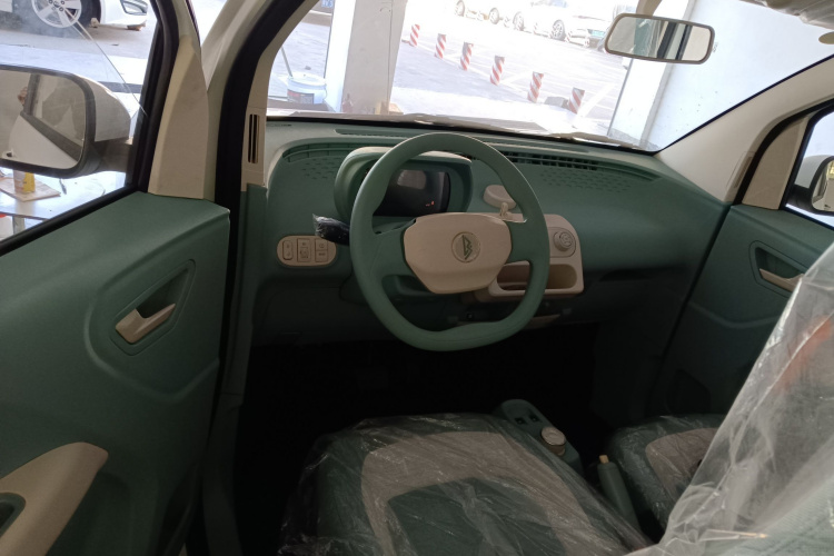 凌宝汽车 凌宝uni 2025款 微甜版 11.52kWh中控内饰13