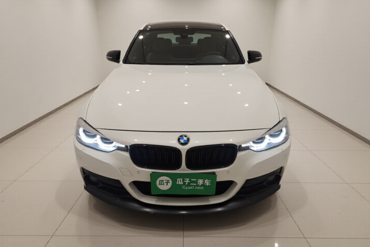 宝马3系 2019款 320i M运动曜夜版车身外观2