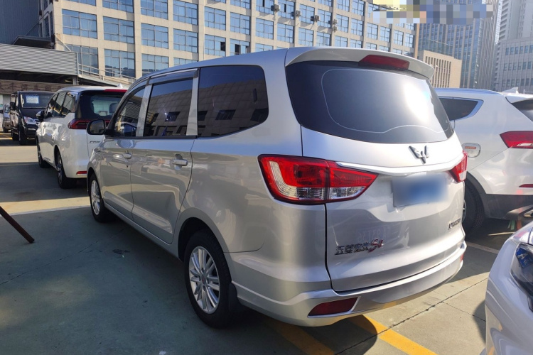 五菱汽车 五菱宏光 2015款 1.5L S1标准国V车身外观6008