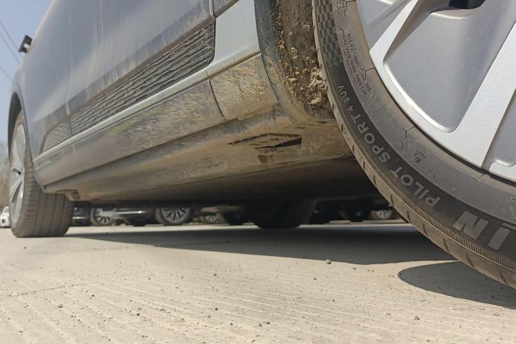 红旗E-HS9 2024款 660km 旗畅版 六座局部细节9001