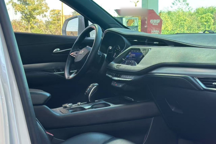 凯迪拉克XT4 2018款 28T 两驱领先型中控内饰7004