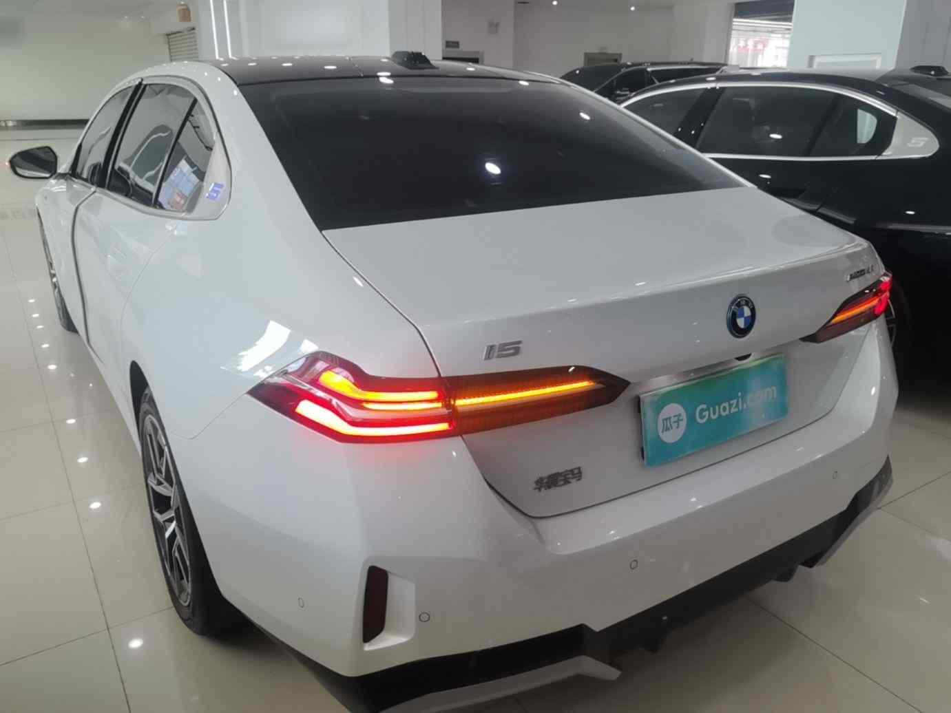 宝马i5 2025款 eDrive 40L M运动套装(3)