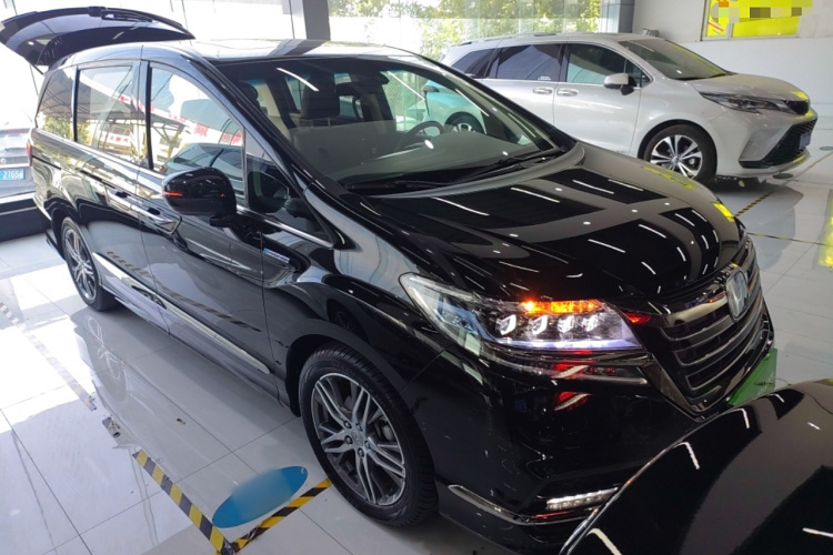 本田 艾力绅 2019款 2.0L 混动豪华版车身外观3