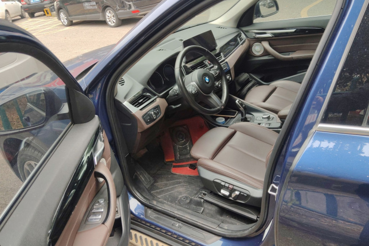 宝马X1 2021款 sDrive25Li 领先型中控内饰7003