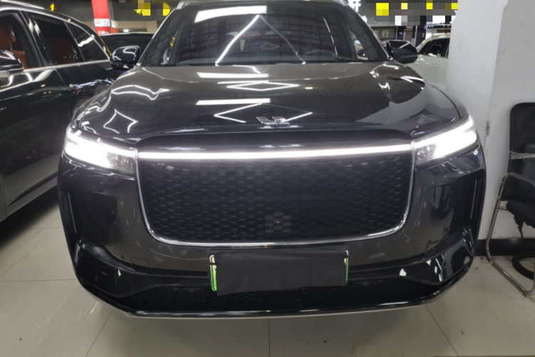 理想汽车 理想ONE 2020款 增程6座版车身外观2