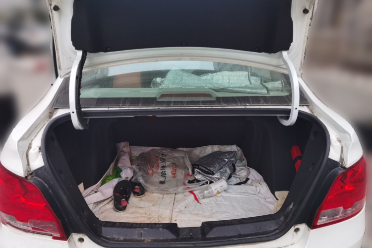 雪佛兰 2015款 赛欧3 1.3L AMT理想版中控内饰23