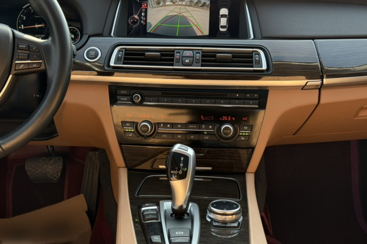 宝马7系 2014款 730Li 臻享型局部细节16