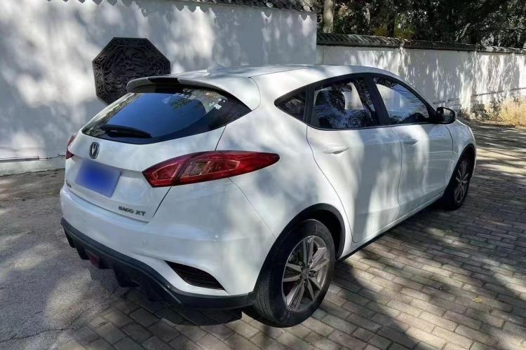 长安 逸动 2016款 XT 1.6L 自动俊酷型车身外观6005