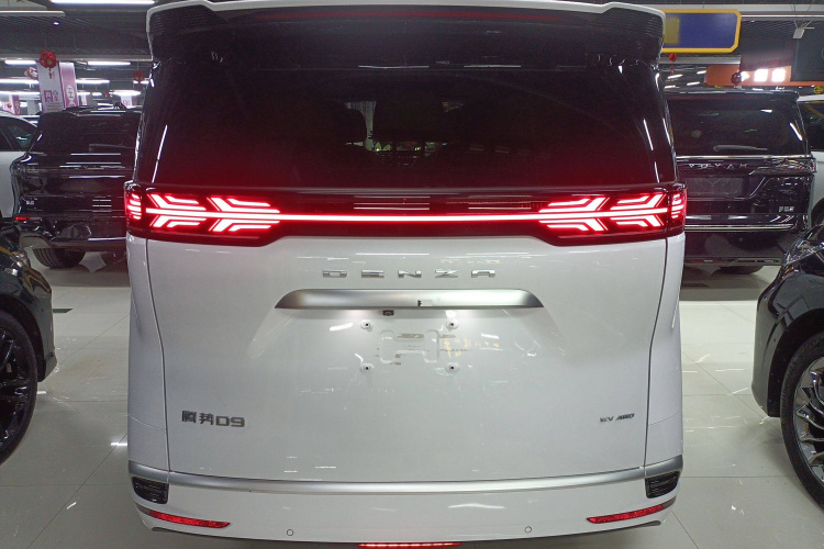 腾势D9 2022款 EV 600 四驱旗舰型车身外观6004