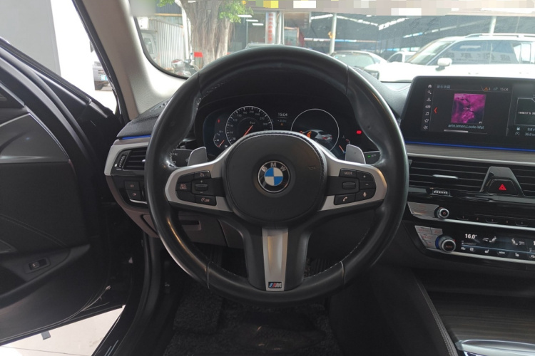 宝马5系 2019款 530Li 尊享型 豪华套装中控内饰13