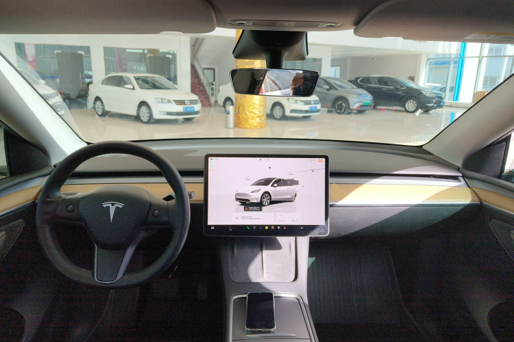 特斯拉 Model Y 2022款 改款 后轮驱动版中控内饰12