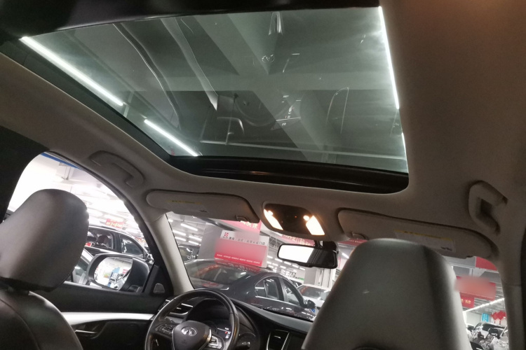 英菲尼迪QX50 2018款 2.0T 两驱时尚版局部细节22