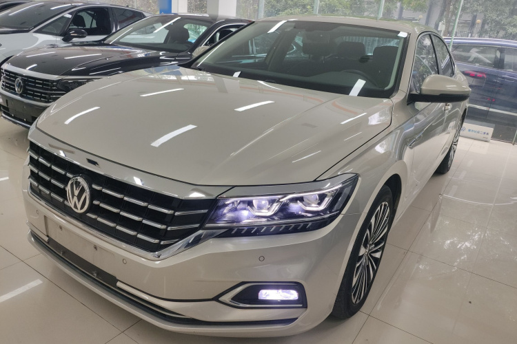 大众 帕萨特 2020款 330TSI 豪华版 国VI车身外观1