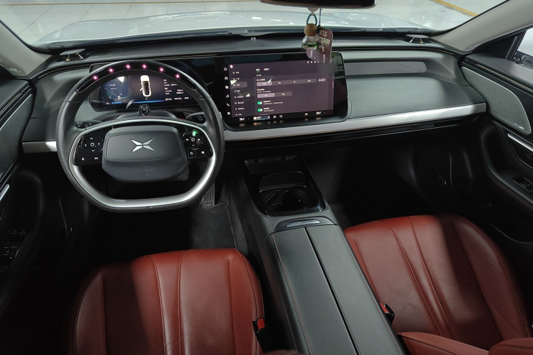 小鹏P7 2021款 480E中控内饰12