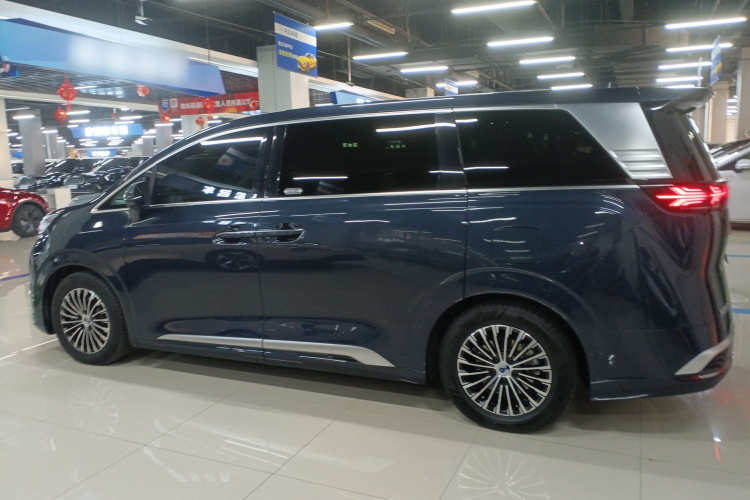 腾势D9 2022款 DM-i 970 四驱旗舰型车身外观4