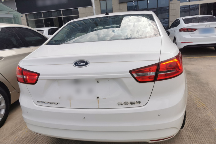 福特 福睿斯 2017款 1.5L 自动舒适型车身外观6