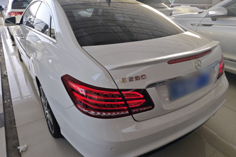 奔驰E级(进口) 2016款 E 200 轿跑车 灵动版车身外观4