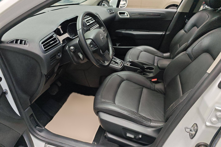 雪铁龙 C4世嘉 2016款 1.6THP 自动旗舰型局部细节19