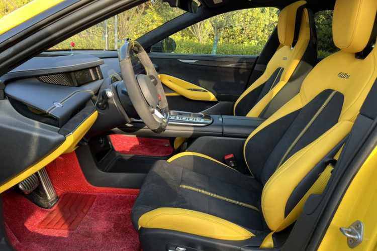 小米汽车 小米SU7 Ultra 2025款 Ultra中控内饰7010