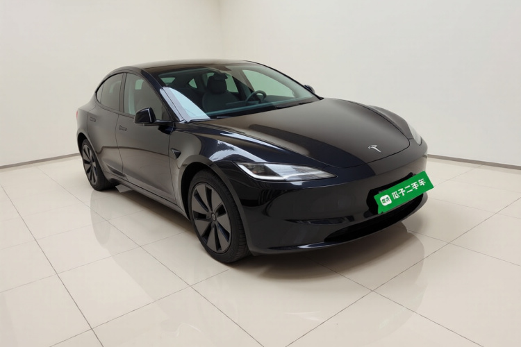 特斯拉 Model 3 2025款 后轮驱动版车身外观3