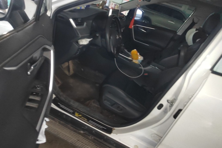 丰田 威兰达 2021款 2.0L CVT两驱豪华版中控内饰20