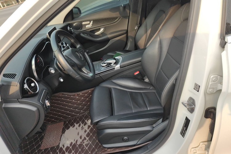 奔驰C级 2017款 改款 C 200 L 运动版局部细节19