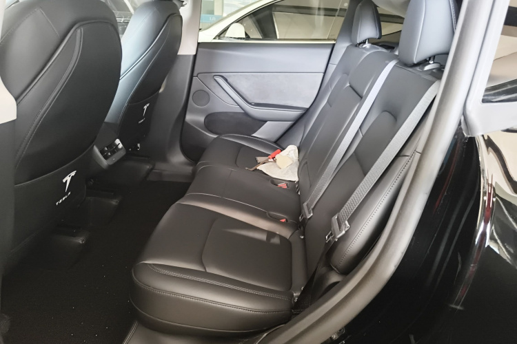 特斯拉 Model Y 2023款 后轮驱动版中控内饰21