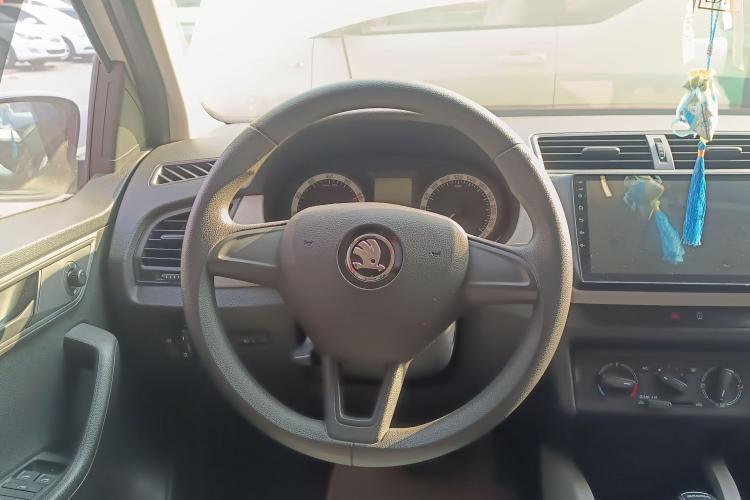 斯柯达 晶锐 2017款 1.4L 自动车享版中控内饰13