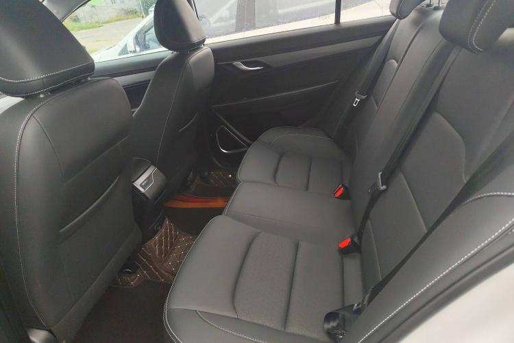 吉利汽车 帝豪 2021款 UP 1.5L 手动舒适型中控内饰7001