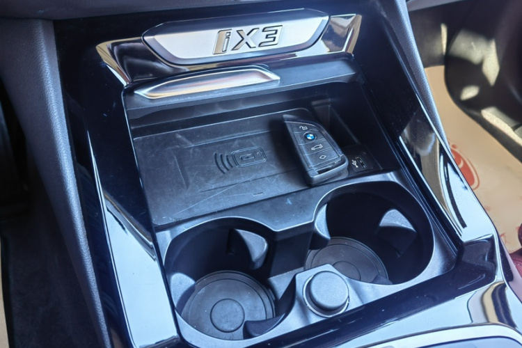 宝马iX3 2023款 创领型中控内饰7003