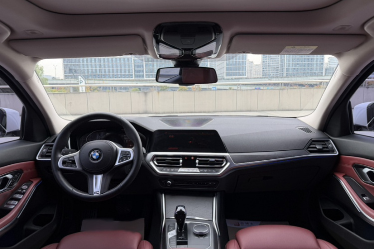 宝马3系 2022款 325i M运动套装中控内饰7001