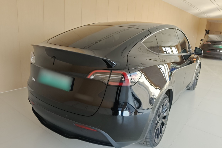 特斯拉 Model Y 2021款 标准续航后驱版车身外观7