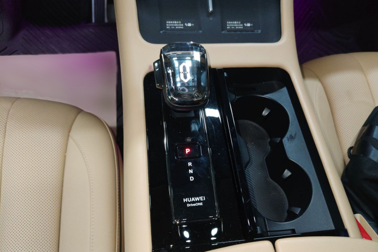 鸿蒙智行 问界M7 2024款 1.5T 智驾四驱Pro版 6座局部细节18